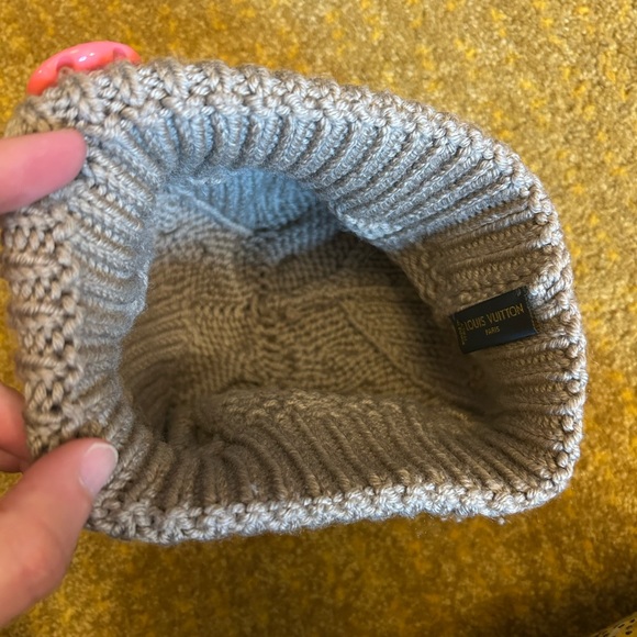 Louis Vuitton Camel Knit Beanie - Picture 7 of 9